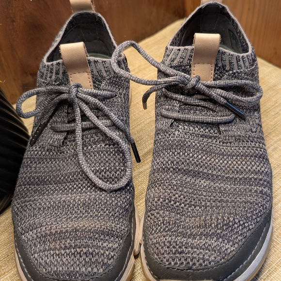 Women's Gray Knit Casual Shoes - Picture 3 of 5